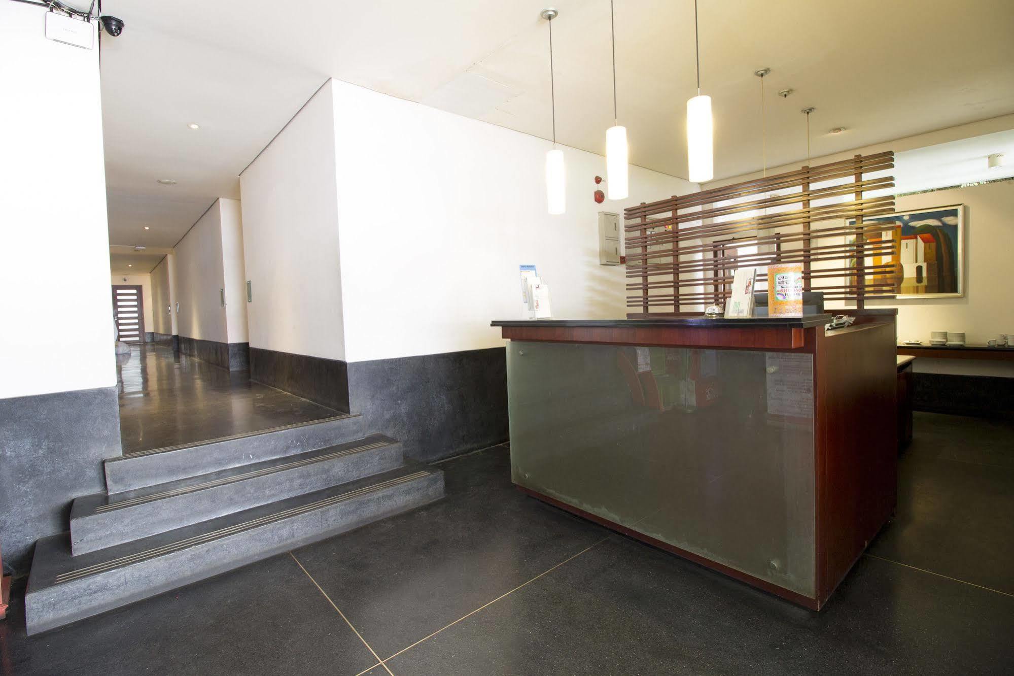 Reddoorz @ Gegerkalong Girang Bandung Exterior foto