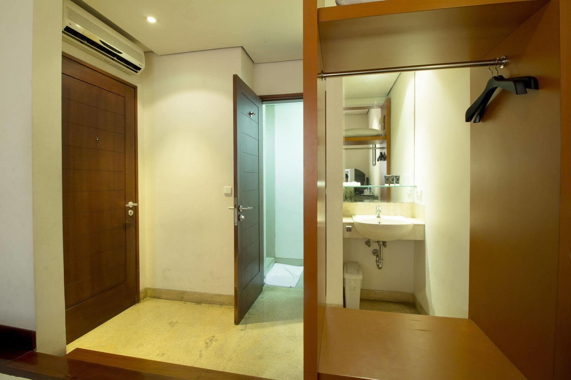 Reddoorz @ Gegerkalong Girang Bandung Exterior foto